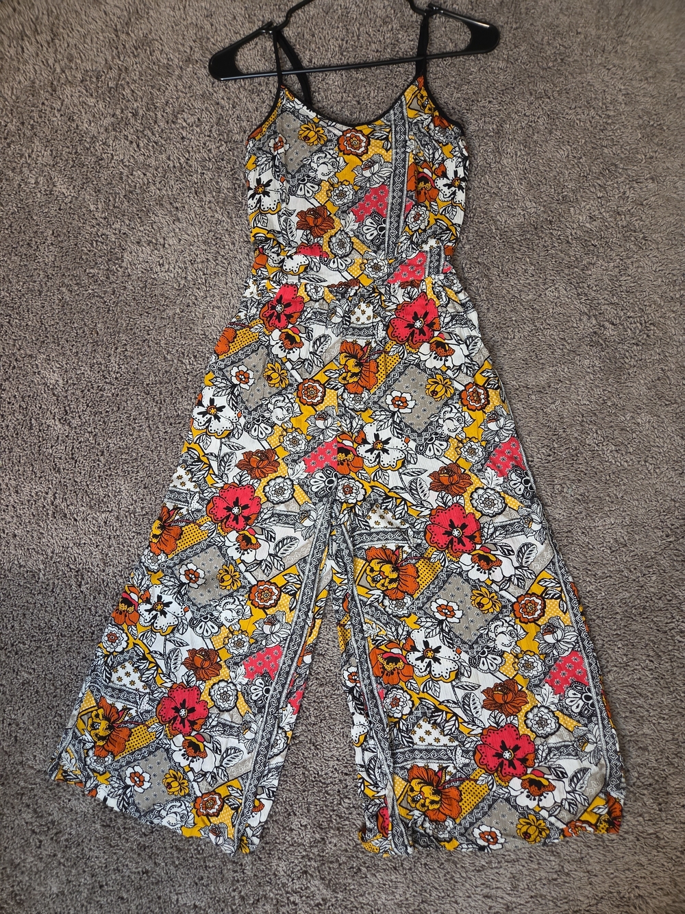 No Boundaries Floral Strappy Wide-Leg Jumpsuit Size Small